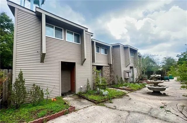 $1,100 | 120-123 Sandra Del Mar Drive, Mandeville, LA 70448