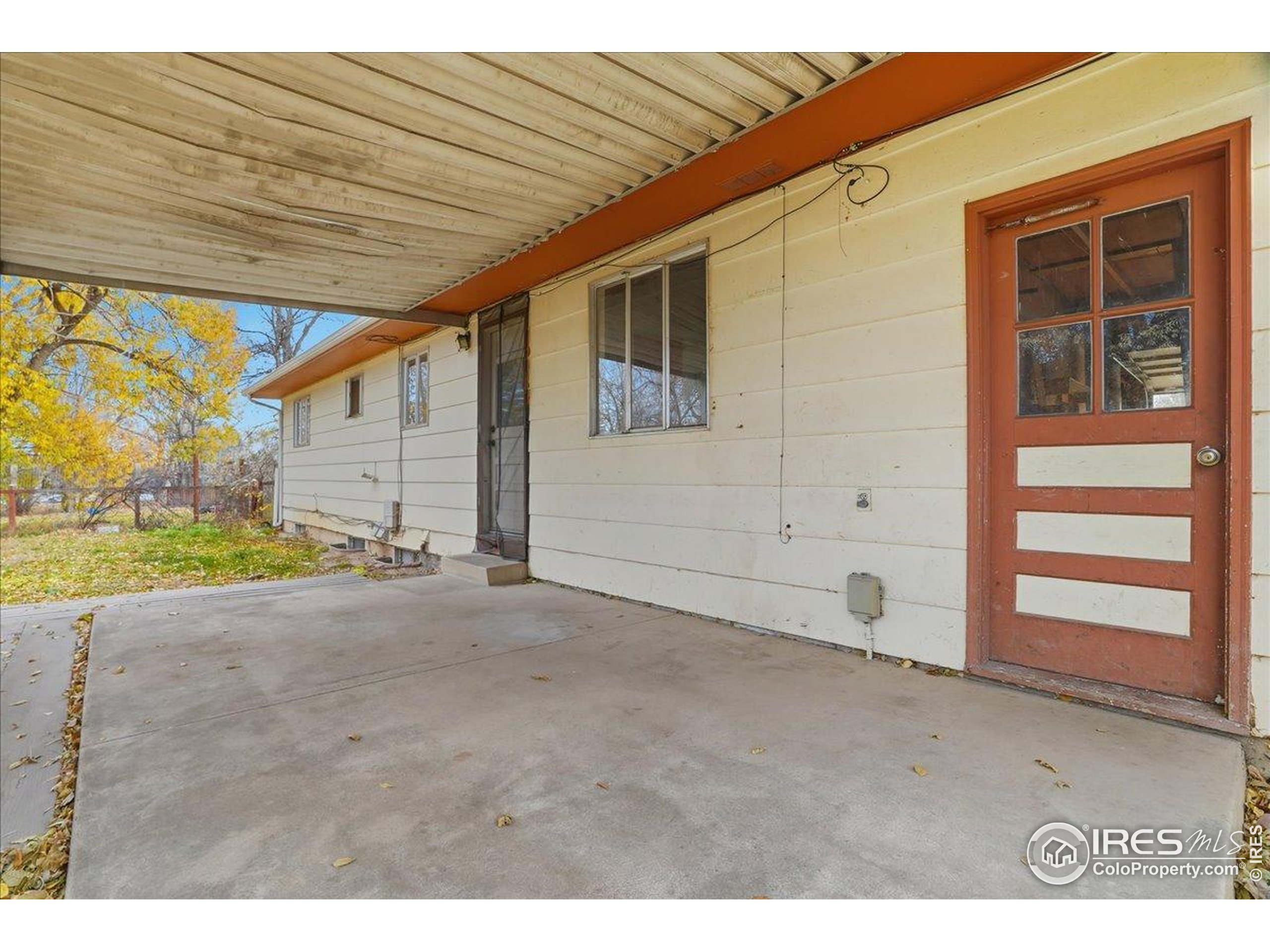 1113 Fairview Drive Fort Collins, CO 80521 - Photo 29 of 35 a view of a backyard of the house