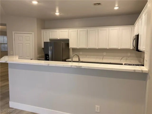 $2,575 | 9068 West Palomino Park Court, Las Vegas, NV 89178