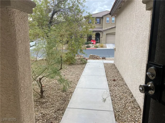 $2,575 | 9068 West Palomino Park Court, Las Vegas, NV 89178