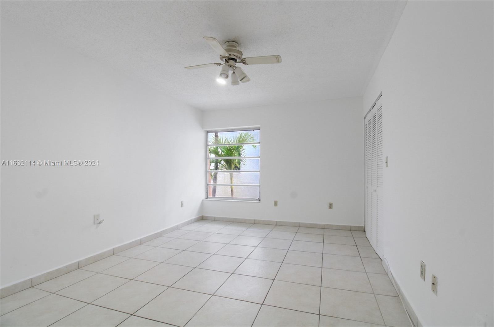 937 Michigan Avenue, Unit 4 Miami Beach, FL 33139 - Photo 7 of 20 a view of an empty room