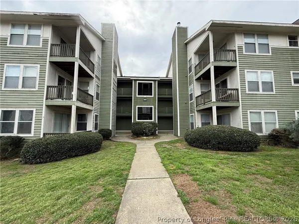 $825 | 979 Stewarts Creek Drive, Unit 3, Fayetteville, NC 28314