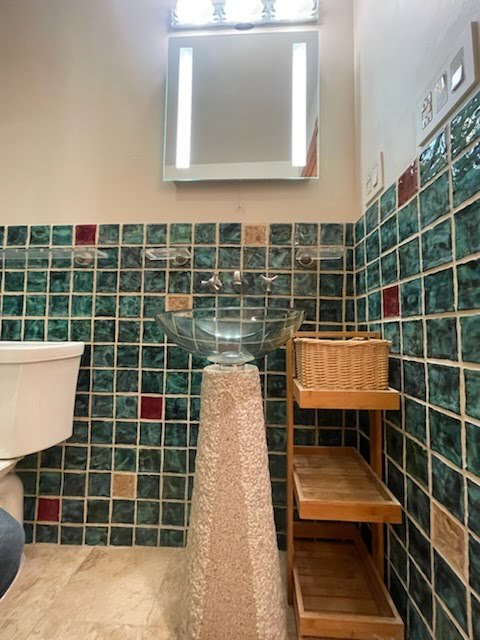 420 West Aldine Avenue, Unit 326 Chicago, IL 60657 - Photo 9 of 11 a outdoor view with a sitting space