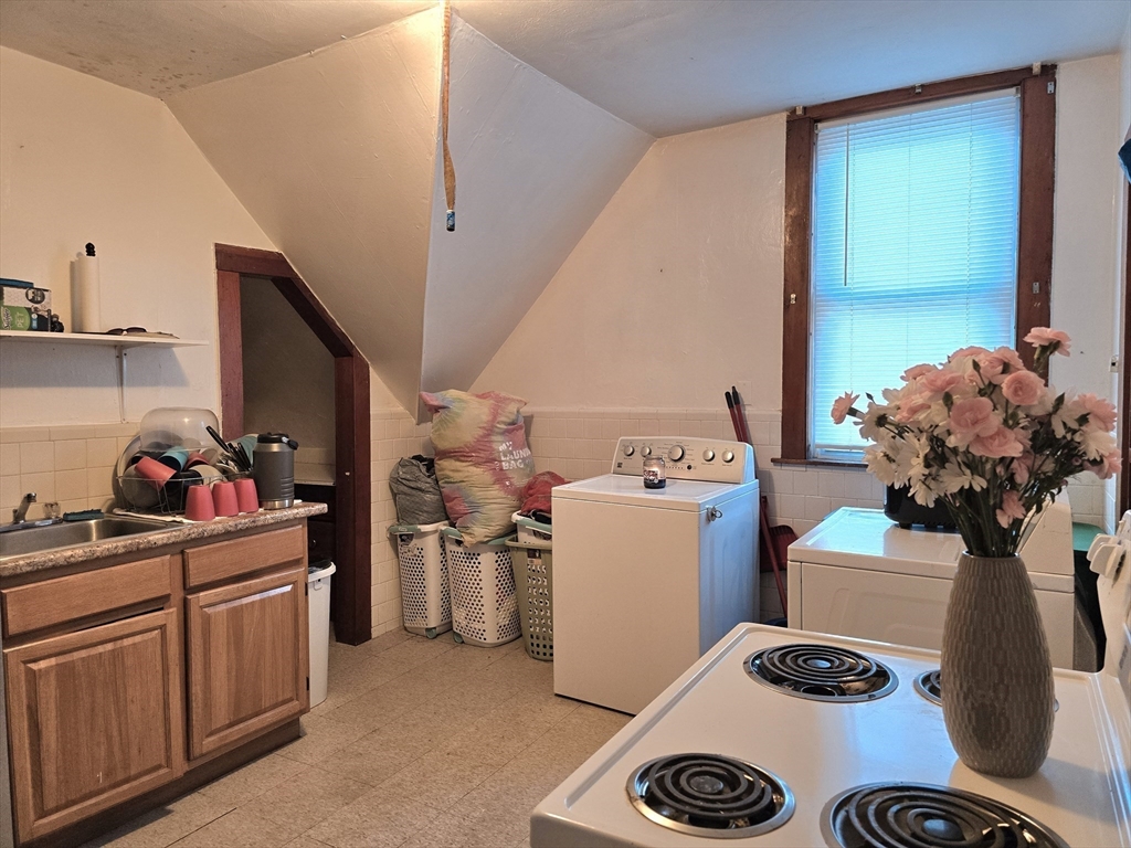 29 Cambridge Street Worcester, MA 01603 - Photo 14 of 38
