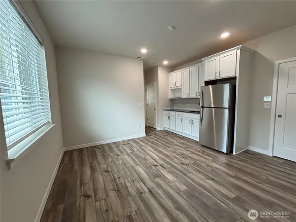 $1,300 | 5941 Great Gln Road Southwest, Unit B, Port Orchard, WA 98367