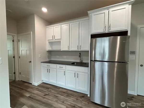 $1,300 | 5941 Great Gln Road Southwest, Unit B, Port Orchard, WA 98367