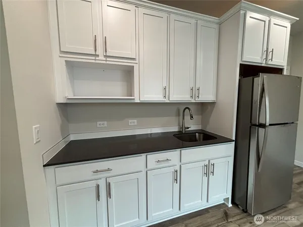$1,300 | 5941 Great Gln Road Southwest, Unit B, Port Orchard, WA 98367