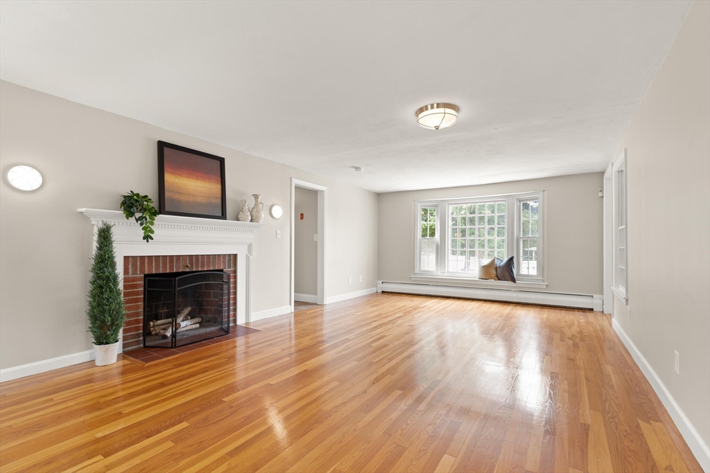 5 James Road Reading, MA 01867 - Photo 6 of 42 Gallery Image 6