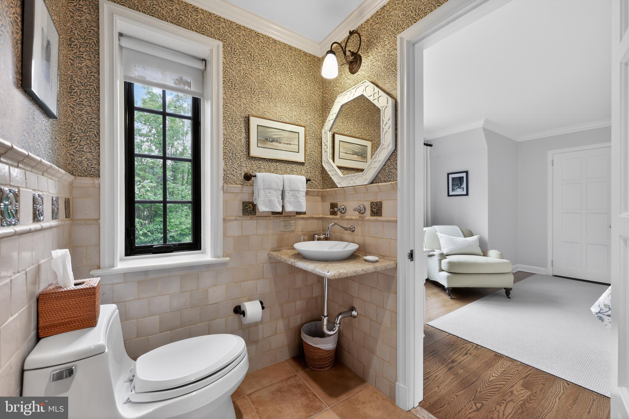 56 Tunbridge Road Haverford, PA 19041 - Photo 33 of 60 Bedrm #2 Ensuite Full Bath ( Tub w/shower)