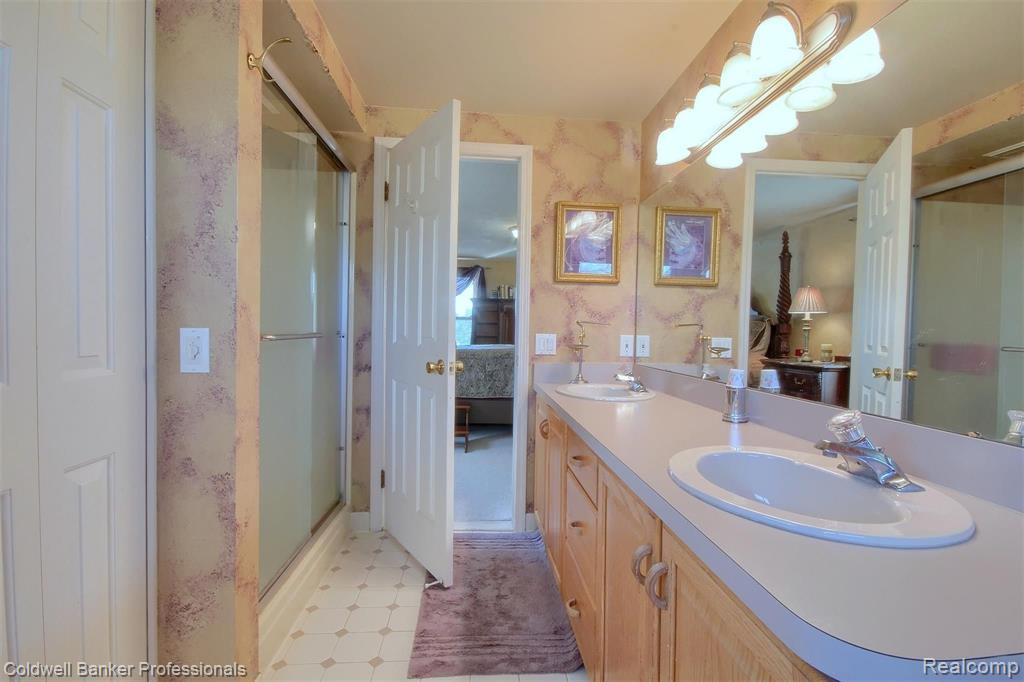 23285 Meridian Road Grosse Ile, MI 48138 - Photo 22 of 53