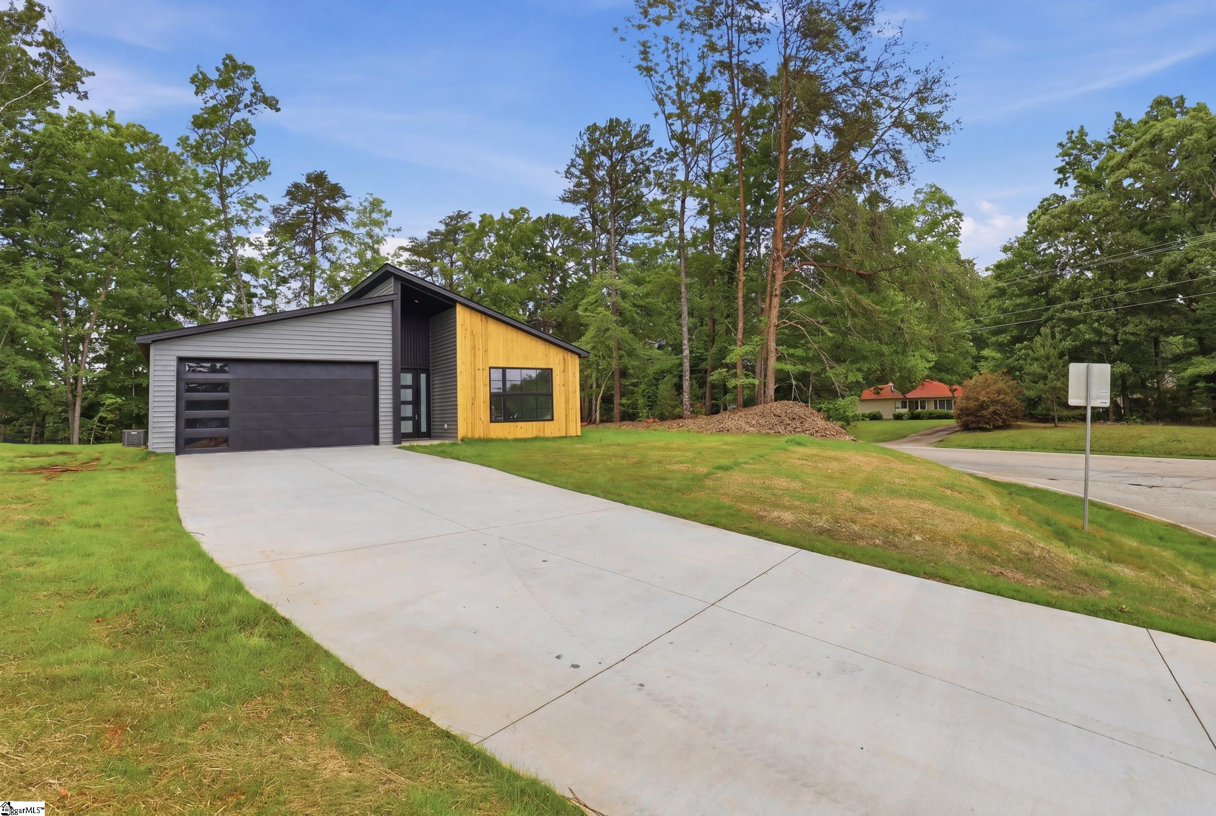 1081 Country Club Road Pickens, SC 29671 - Photo 2 of 26