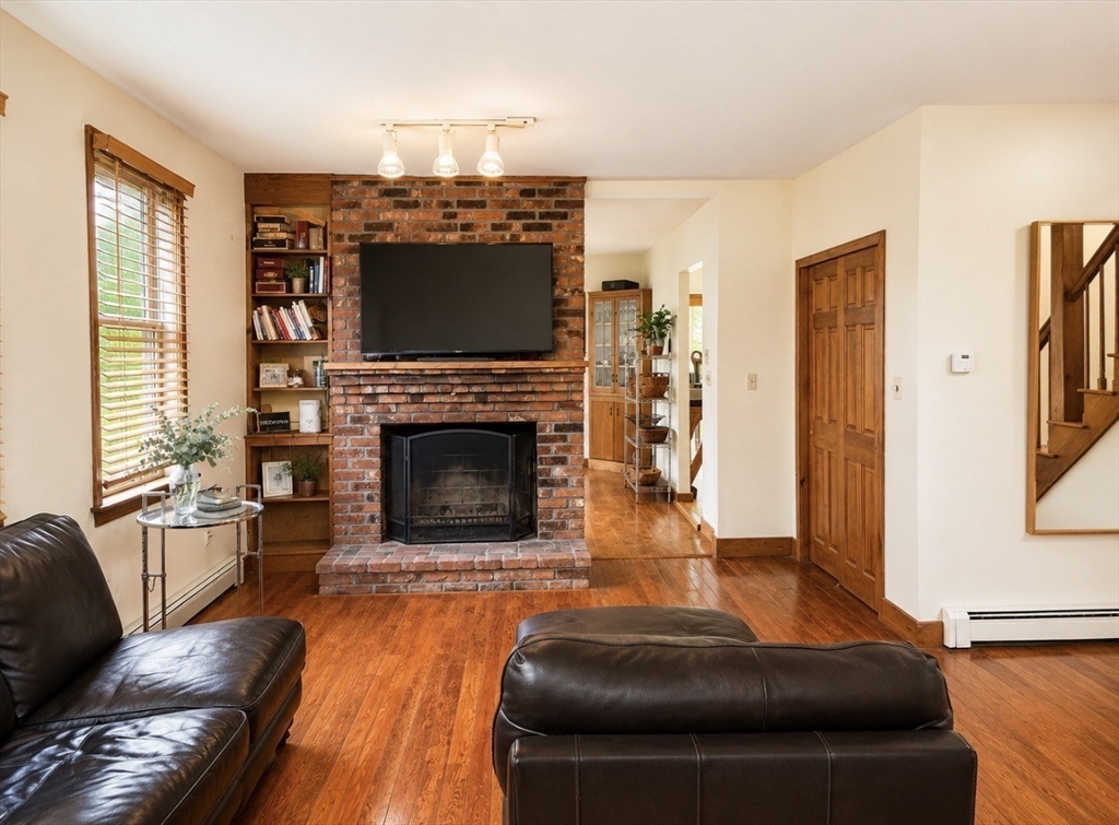 439 Newport Road Hull, MA 02045 - Photo 9 of 19