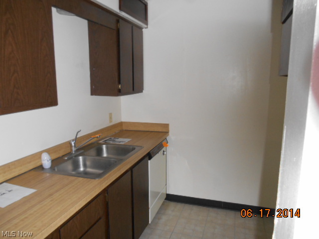 2741 Mull Avenue, Unit B Akron, OH 44321 - Photo 5 of 10