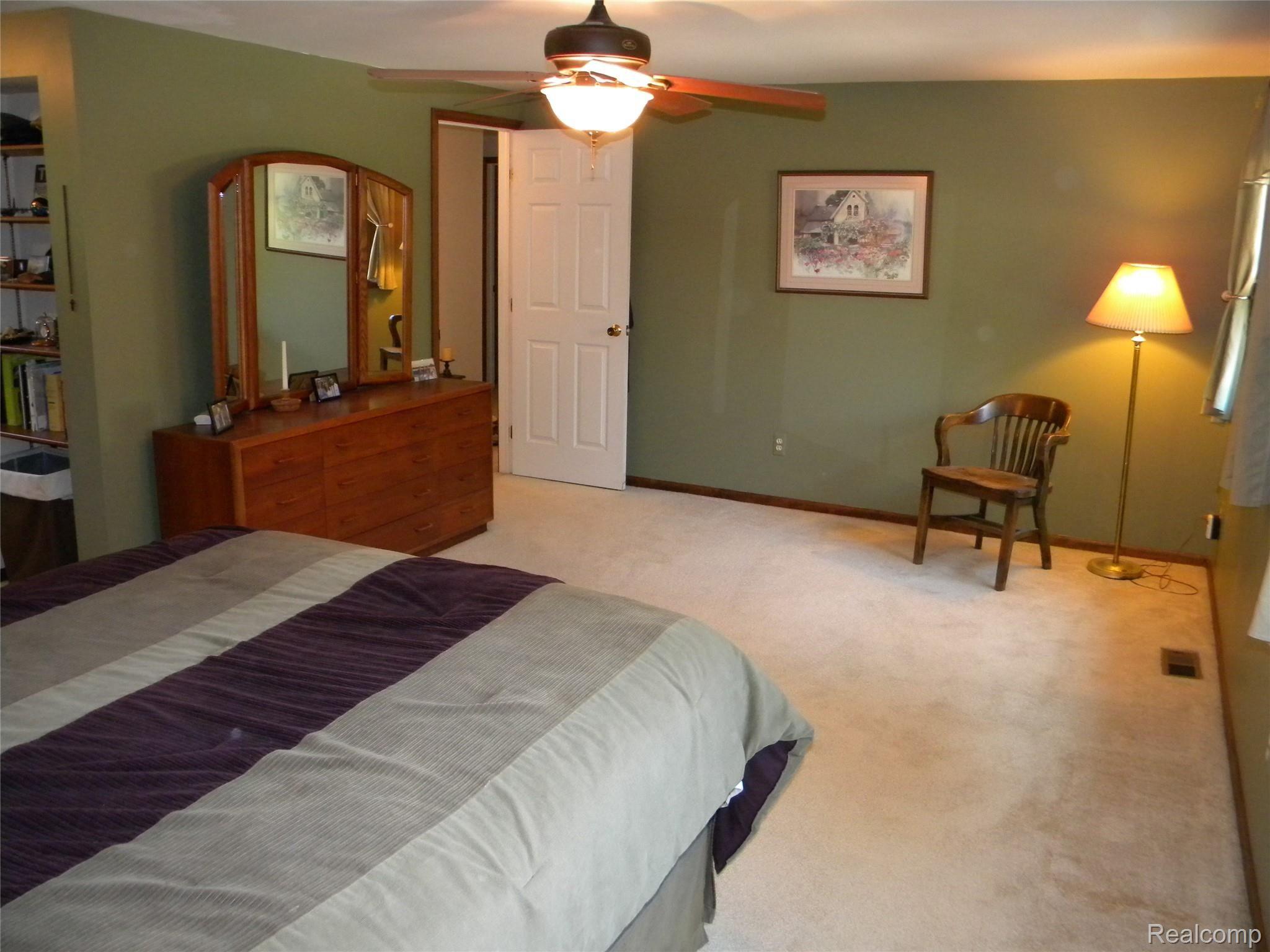 3715 Hazelton Avenue Rochester, MI 48307 - Photo 23 of 52 DSCN5105.JPG