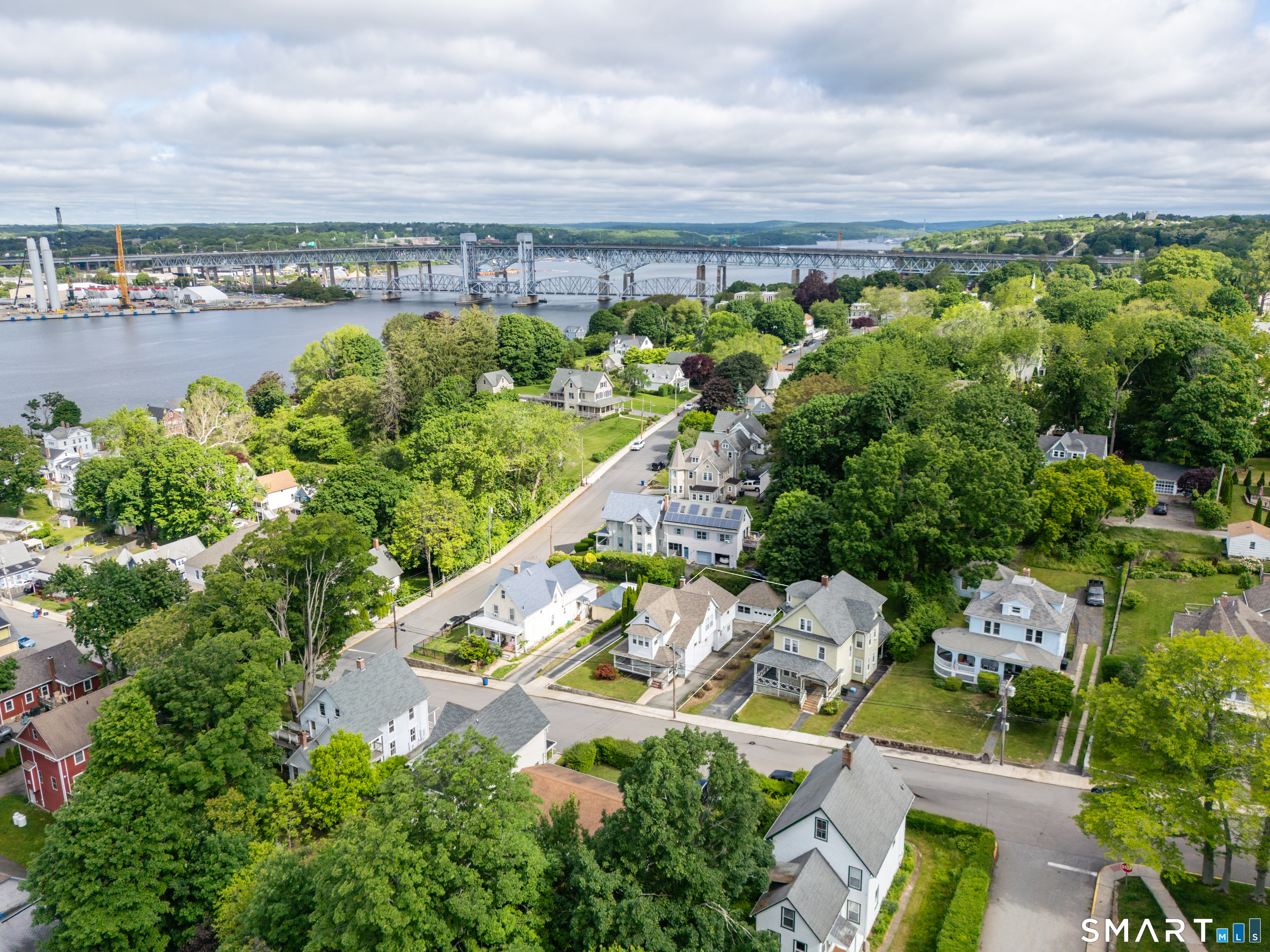 68 School Street Groton, CT 06340 - Photo 3 of 40