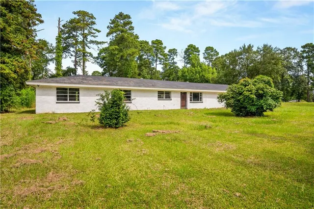 $194,000 | 107 Cardinal Loop Road, Marksville, LA 71351