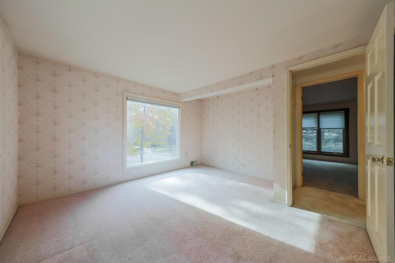 72 Moross Road Grosse Pointe, MI 48236 - Photo 11 of 22 31400217-10.JPG