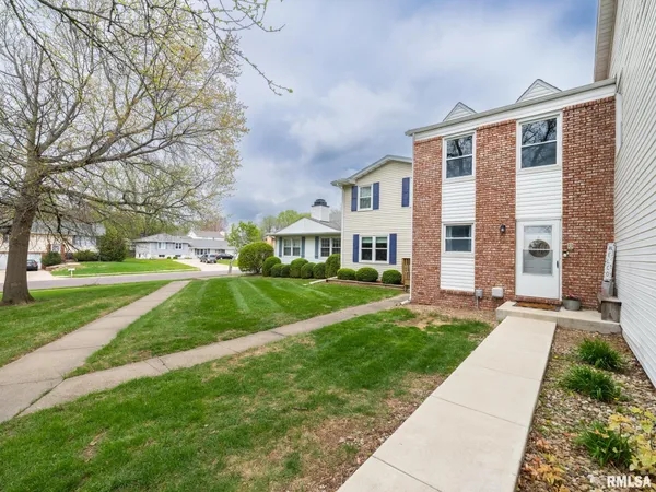 $129,900 | 4410 West Cathy Circle, Peoria, IL 61615