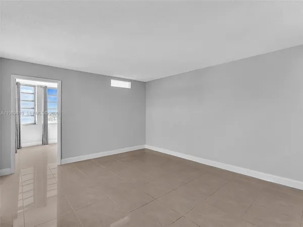 $2,000 | 1770 Northeast 191st Street, Unit 5001, Miami, FL 33179