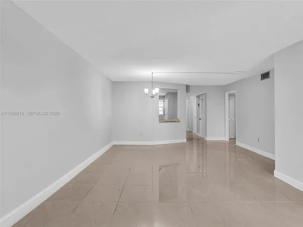 $2,000 | 1770 Northeast 191st Street, Unit 5001, Miami, FL 33179