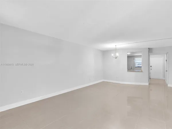 $2,000 | 1770 Northeast 191st Street, Unit 5001, Miami, FL 33179