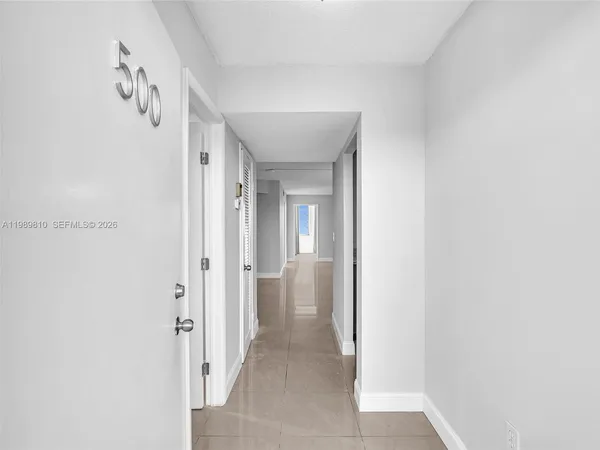 $2,000 | 1770 Northeast 191st Street, Unit 5001, Miami, FL 33179