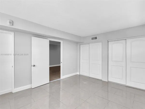 $2,000 | 1770 Northeast 191st Street, Unit 5001, Miami, FL 33179