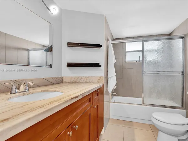 $2,000 | 1770 Northeast 191st Street, Unit 5001, Miami, FL 33179