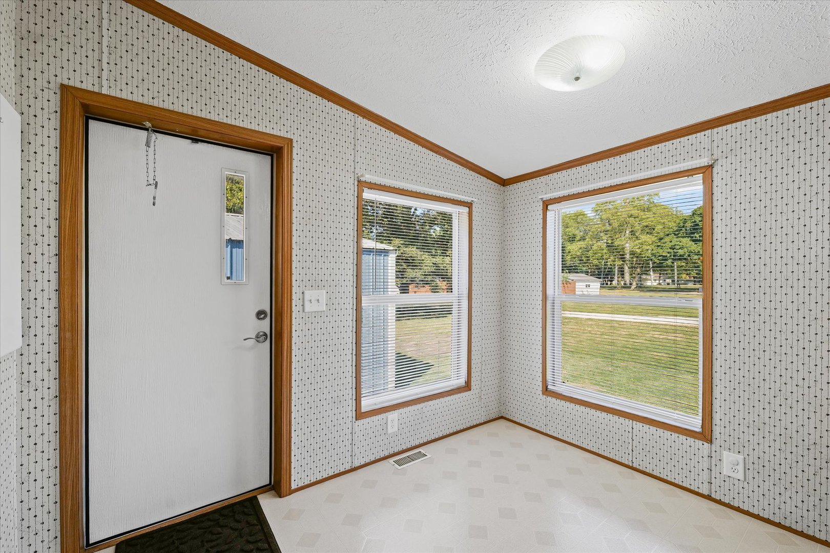 101 Railroad Street Sidell, IL 61876 - Photo 14 of 31