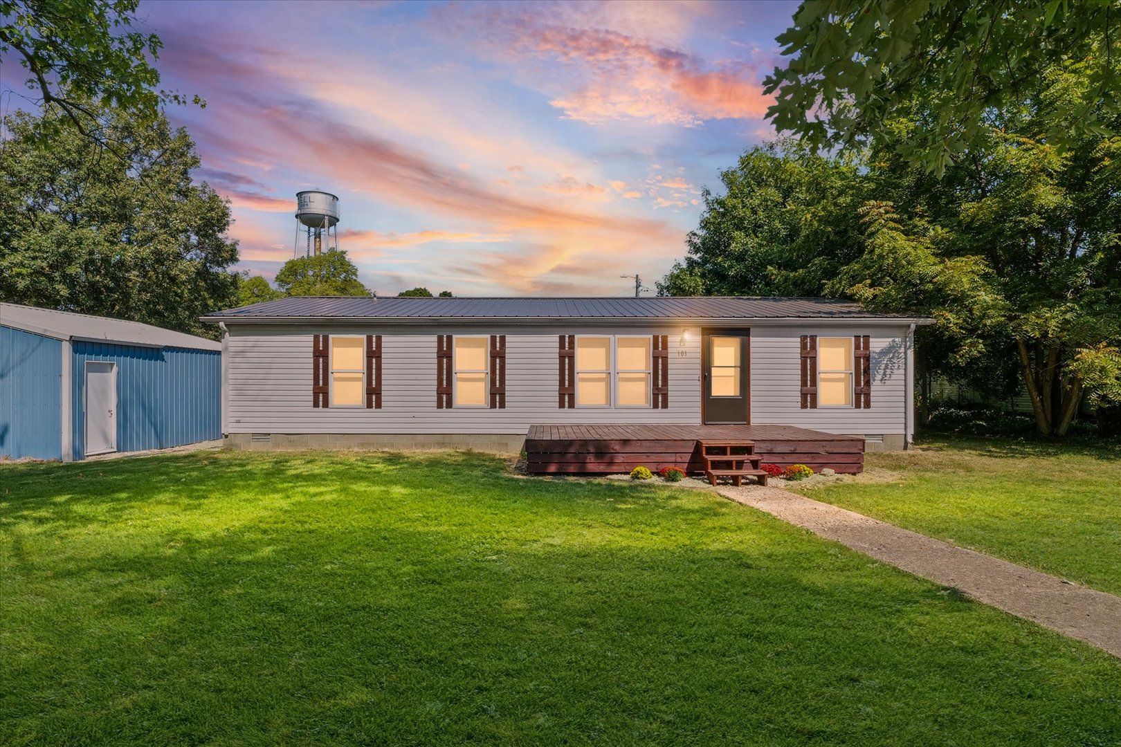 101 Railroad Street Sidell, IL 61876 - Photo 2 of 31