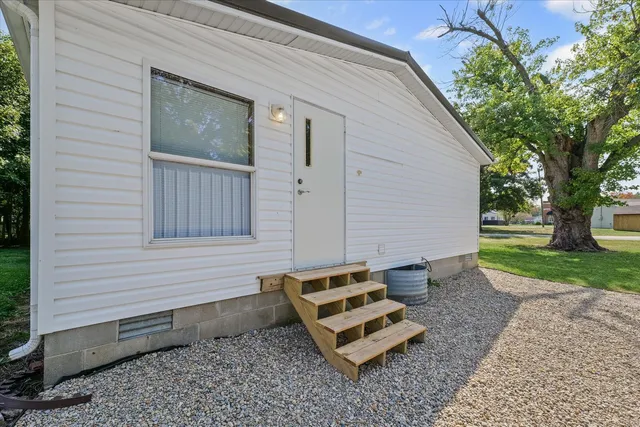 $100,000 | 101 Railroad Street, Sidell, IL 61876