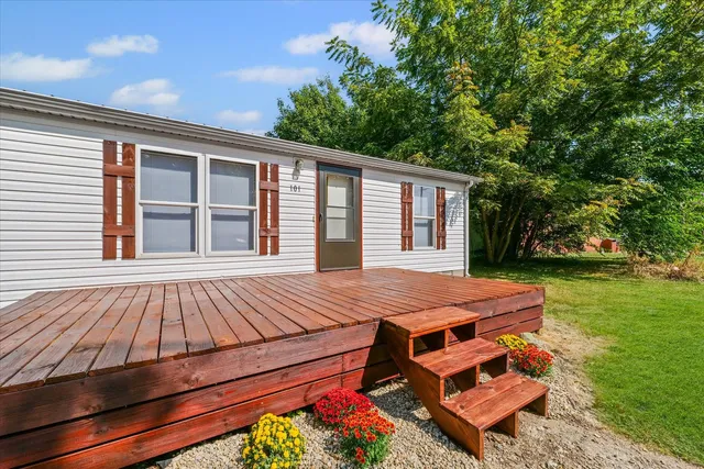 $100,000 | 101 Railroad Street, Sidell, IL 61876