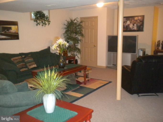 4 Rider Mill Court Owings Mills, MD 21117 - Photo 13 of 30 Family Room