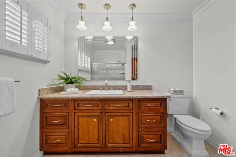 $1,359,000 | 6131 Lockhurst Drive, Woodland Hills, CA 91367