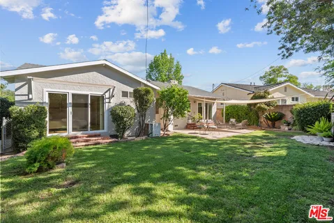 $1,359,000 | 6131 Lockhurst Drive, Woodland Hills, CA 91367