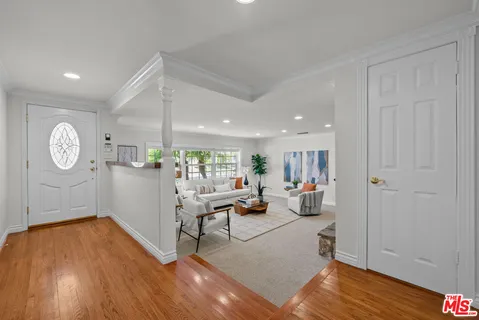 $1,359,000 | 6131 Lockhurst Drive, Woodland Hills, CA 91367