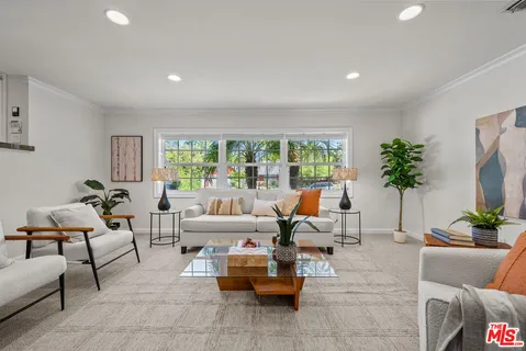 $1,359,000 | 6131 Lockhurst Drive, Woodland Hills, CA 91367