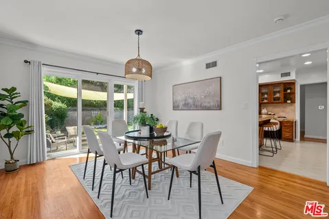 $1,359,000 | 6131 Lockhurst Drive, Woodland Hills, CA 91367