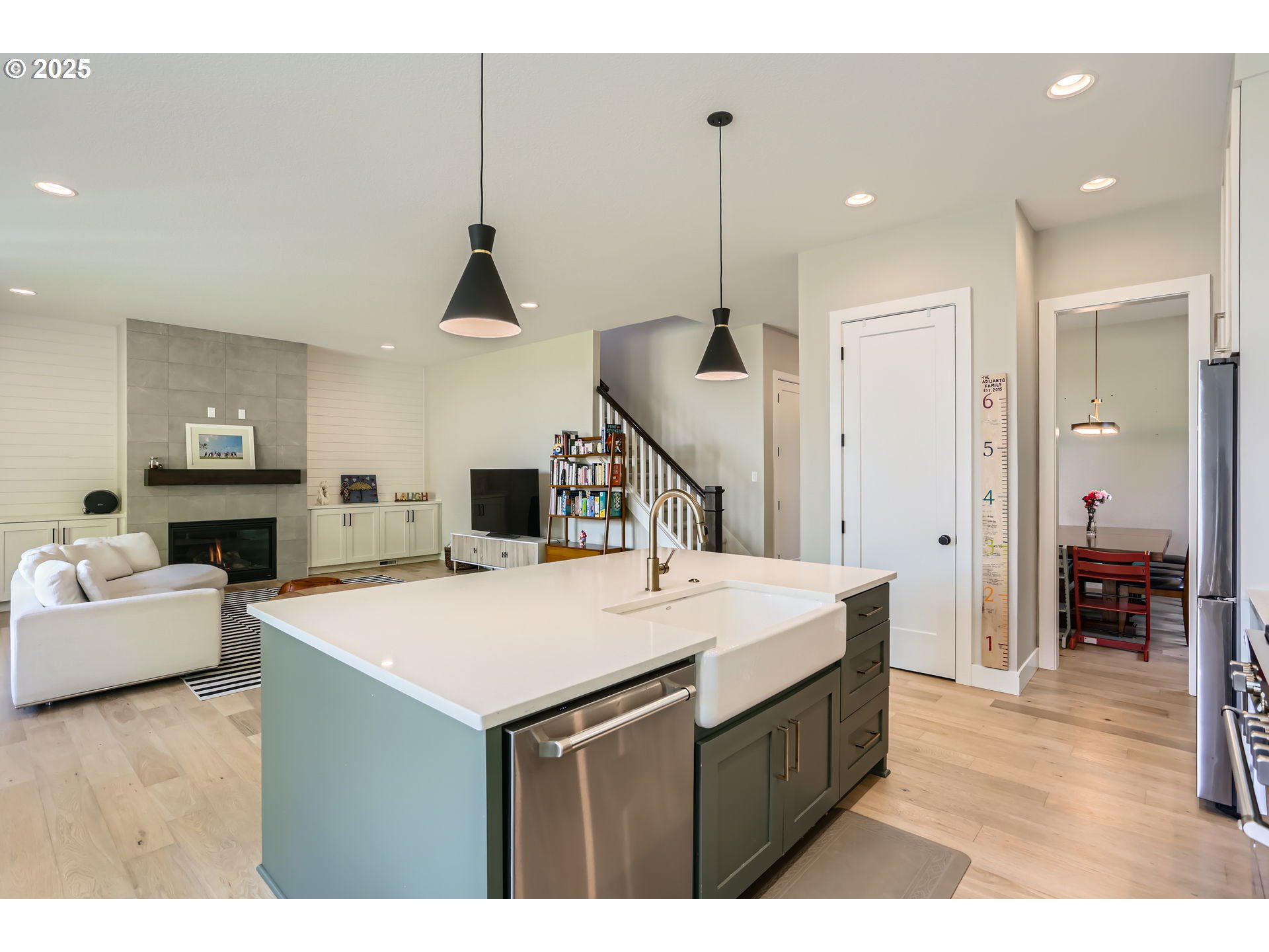 7414 Southwest 80th Terrace Portland, OR 97223 - Photo 10 of 31