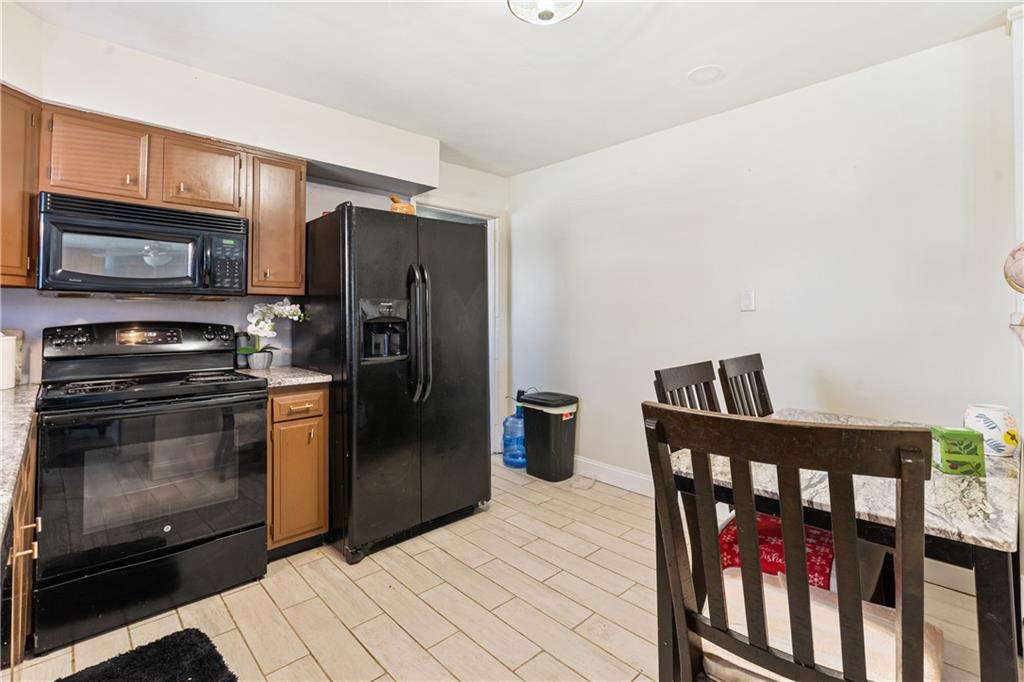221 Crestview Road Pittsburgh, PA 15235 - Photo 6 of 24 Gallery Image 6