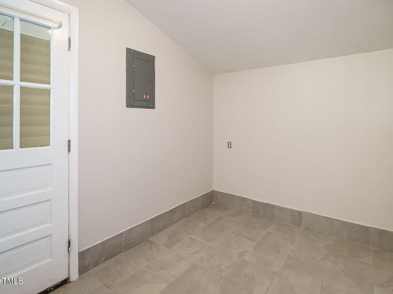 1505 Sedwick Road Durham, NC 27713 - Photo 14 of 30 014-1280x960-utility-rm