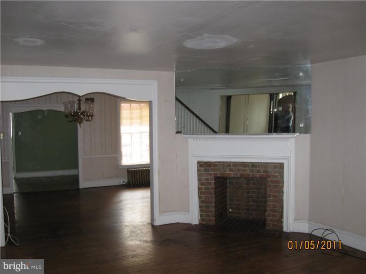 236 Maypole Road Upper Darby, PA 19082 - Photo 3 of 8