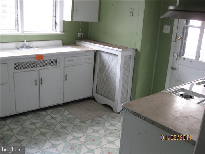 236 Maypole Road Upper Darby, PA 19082 - Photo 6 of 8