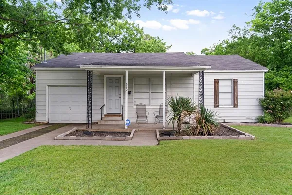 $1,850 | 920 North Virginia Street, Terrell, TX 75160