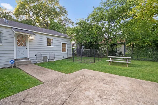$1,850 | 920 North Virginia Street, Terrell, TX 75160
