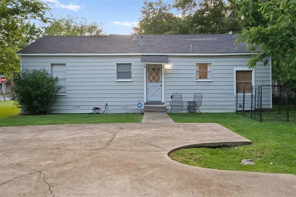 $1,850 | 920 North Virginia Street, Terrell, TX 75160