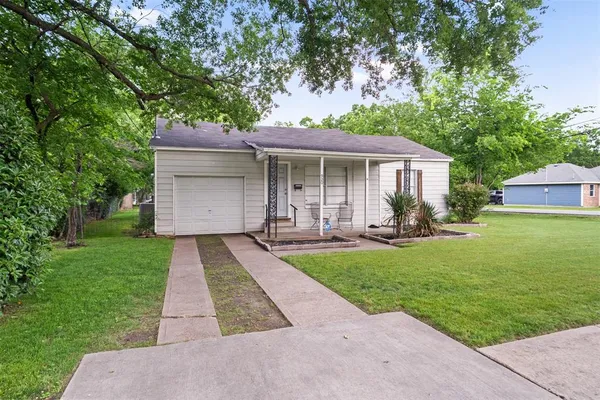 $1,850 | 920 North Virginia Street, Terrell, TX 75160