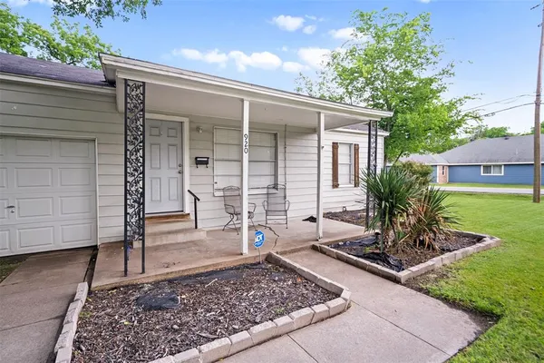 $1,850 | 920 North Virginia Street, Terrell, TX 75160