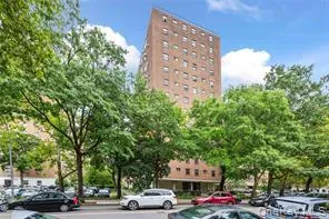 $540,000 | 21-71 34th Avenue, Unit 15D | Astoria