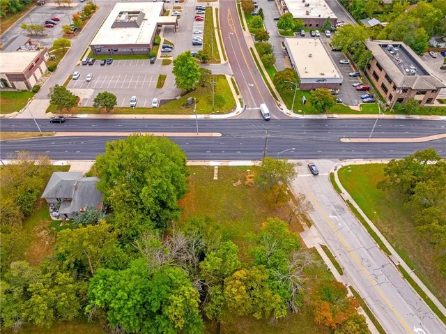 $350,000 | 6760 West 151st Street, Overland Park, KS 66223